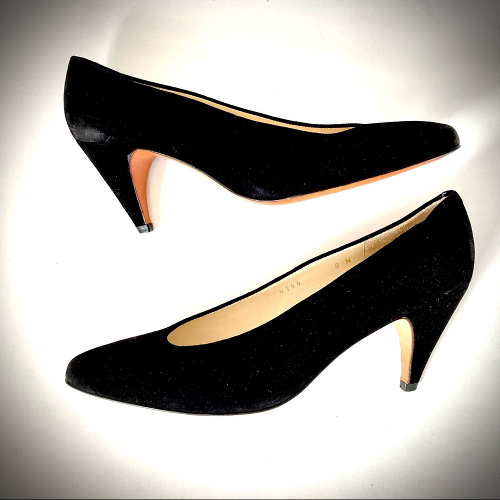 Classic 3” Black Suede/Leather Pumps Made in Spain. - Picture 2 of 3